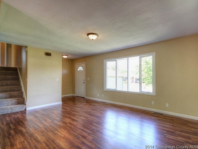 1050 Pinecrest Dr, Rantoul, IL 61866 photo 8