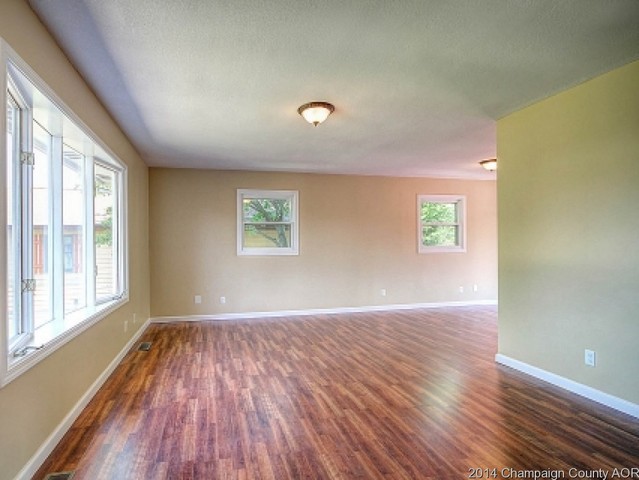 1050 Pinecrest Dr, Rantoul, IL 61866 photo 7