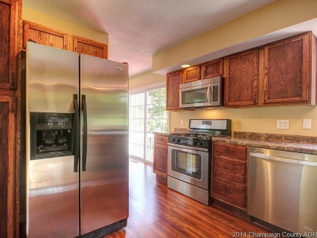 1050 Pinecrest Dr, Rantoul, IL 61866 photo 11