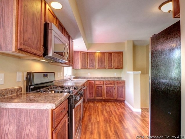 1050 Pinecrest Dr, Rantoul, IL 61866 photo 12