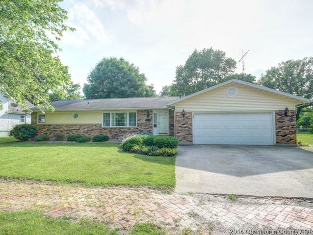 301 N Sangamon St, Bement, IL 61813 photo 1