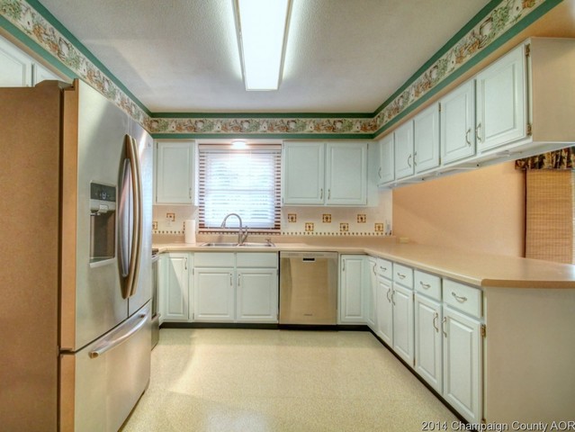 301 N Sangamon St, Bement, IL 61813 photo 12