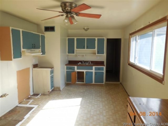 1601 Summit Rdg, Champaign, IL 61821 photo 4