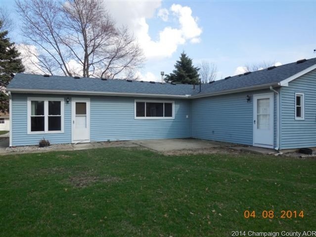 1601 Summit Rdg, Champaign, IL 61821 photo 2