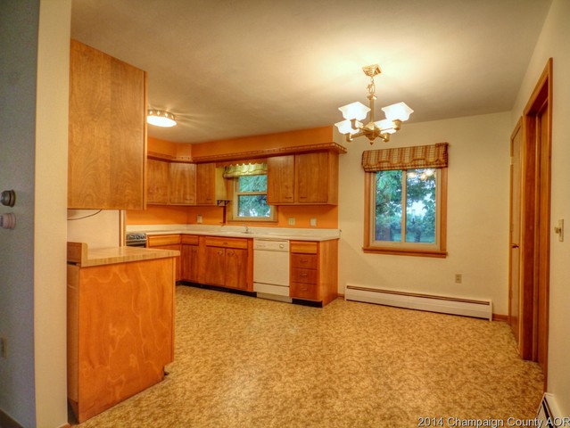 300 Phillips Dr, Rantoul, IL 61866 photo 6