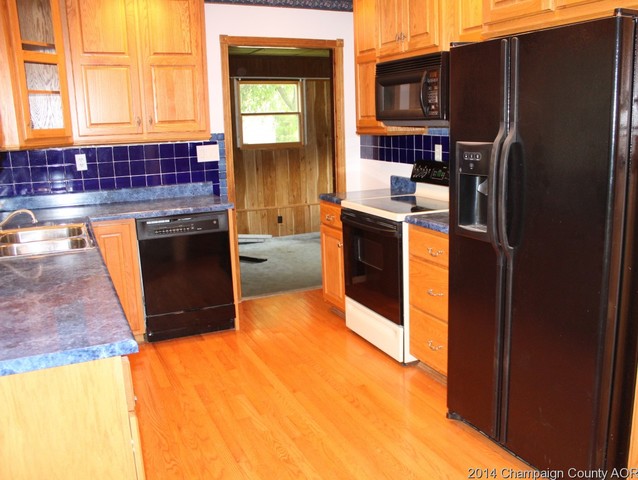 23 Moery Dr, Bement, IL 61813 photo 8