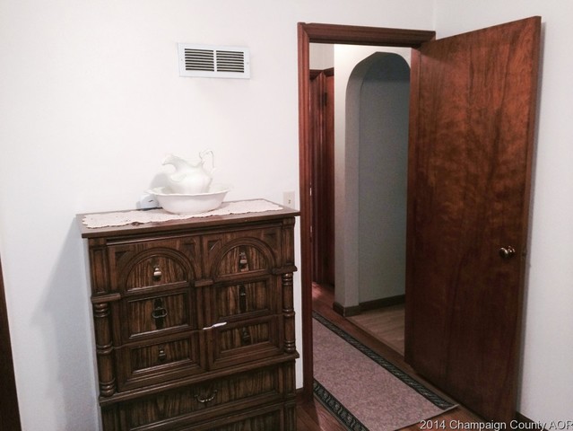 105 W Main, Sidney, IL 61877 photo 9
