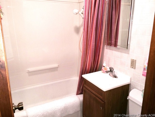 105 W Main, Sidney, IL 61877 photo 14