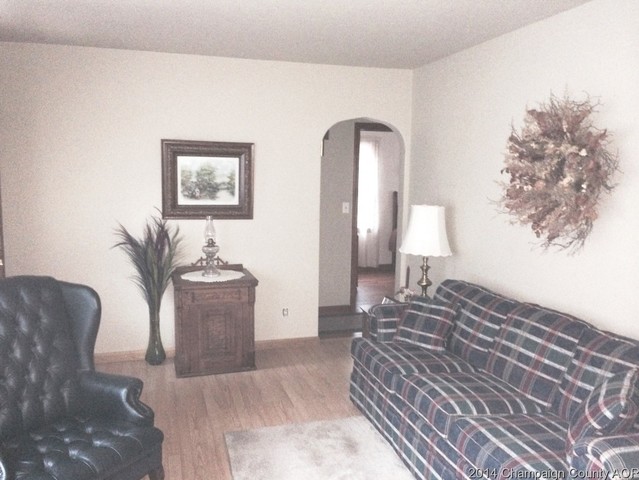 105 W Main, Sidney, IL 61877 photo 5