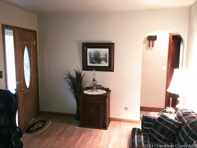 105 W Main, Sidney, IL 61877 photo 7