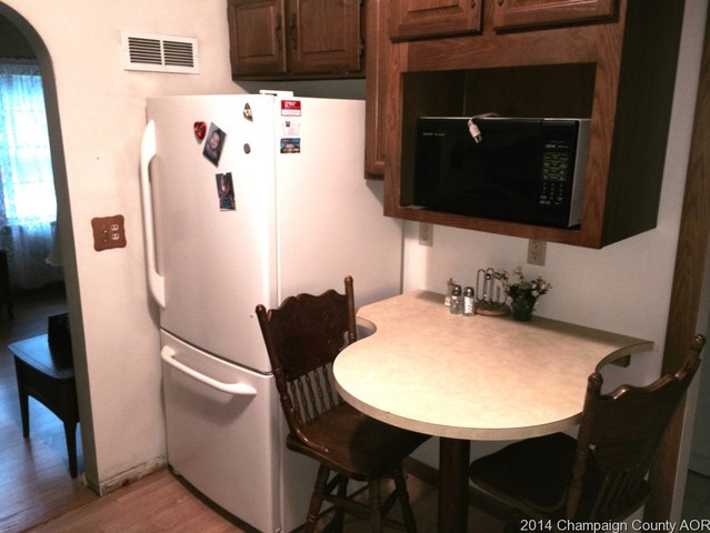 105 W Main, Sidney, IL 61877 photo 3