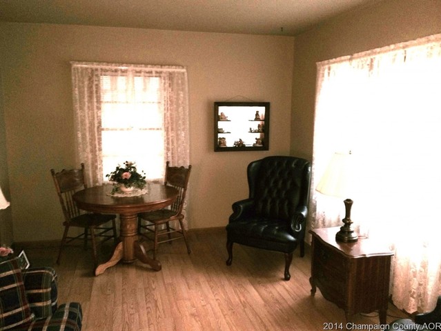 105 W Main, Sidney, IL 61877 photo 8