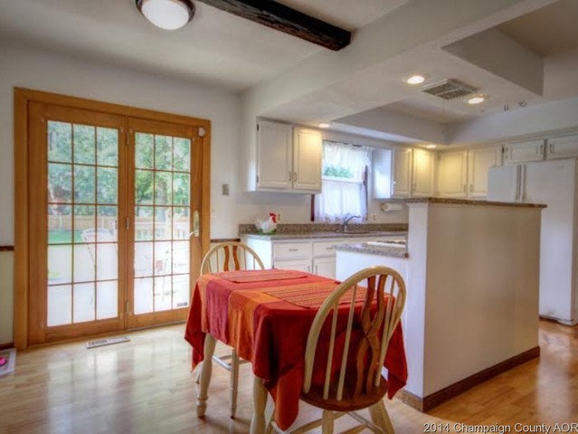 808 Devonshire, Champaign, IL 61820 photo 7