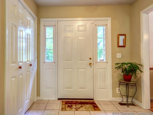 808 Devonshire, Champaign, IL 61820 photo 2
