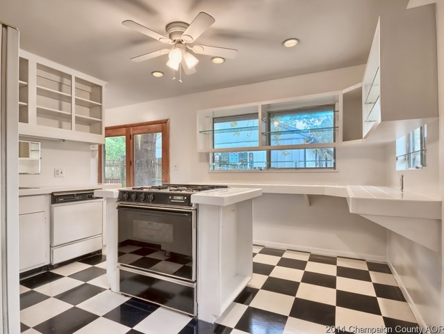 2703 Sangamon Dr, Champaign, IL 61821 photo 8