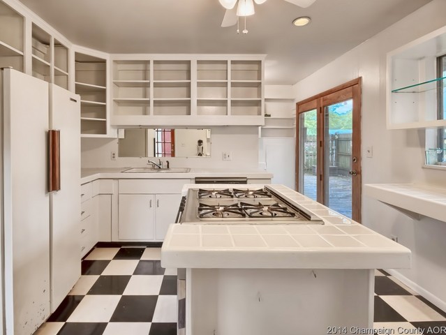 2703 Sangamon Dr, Champaign, IL 61821 photo 9