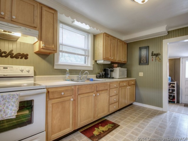 104 E Madison, Philo, IL 61864 photo 4