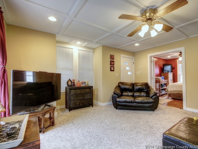 104 E Madison, Philo, IL 61864 photo 3
