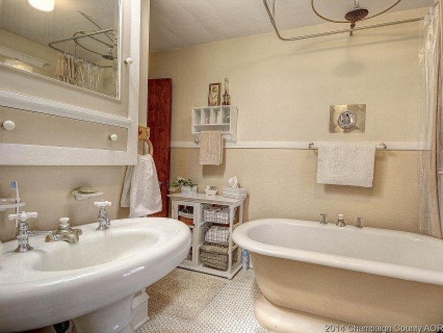 305 E Scott St, Tuscola, IL 61953 photo 11