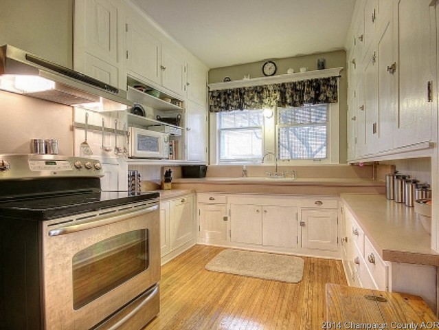 305 E Scott St, Tuscola, IL 61953 photo 6