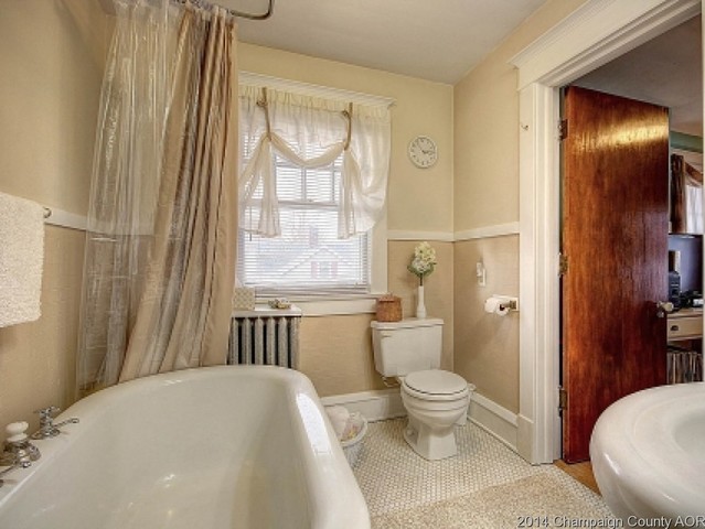 305 E Scott St, Tuscola, IL 61953 photo 10