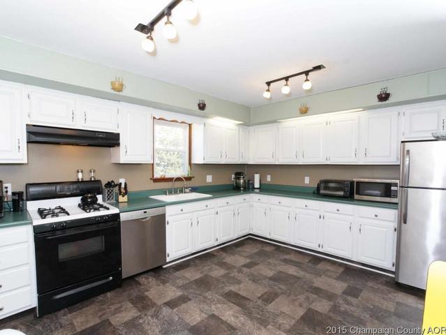 325 E Pells, Paxton, IL 60957 photo 14