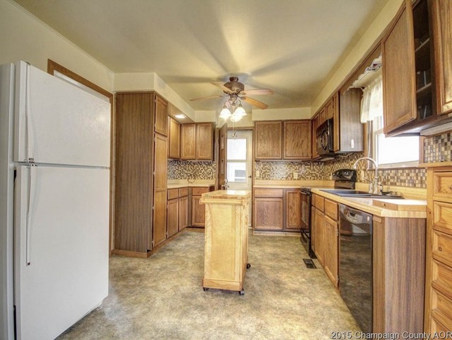 403 E Main St, Monticello, IL 61856 photo 10