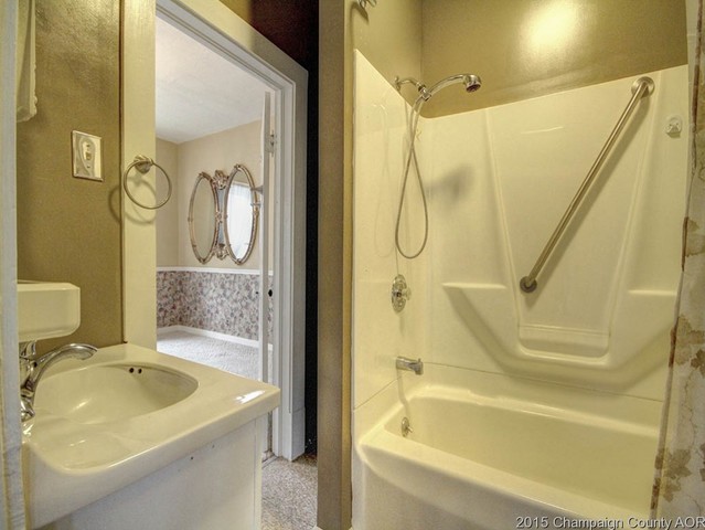 403 E Main St, Monticello, IL 61856 photo 19