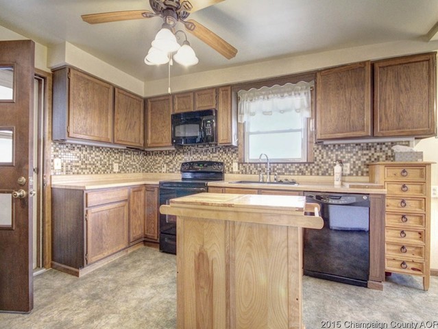 403 E Main St, Monticello, IL 61856 photo 11