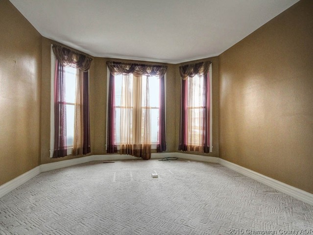 403 E Main St, Monticello, IL 61856 photo 9