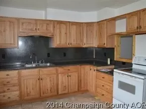 817 E Park St, Arthur, IL 61911 photo 4