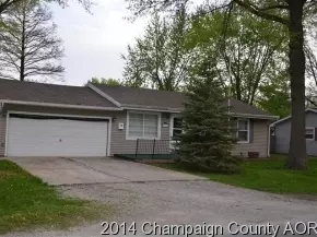 817 E Park St, Arthur, IL 61911 photo 2