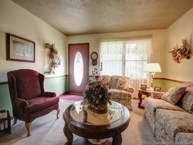2004 Bittersweet Dr, Champaign, IL 61821 photo 4