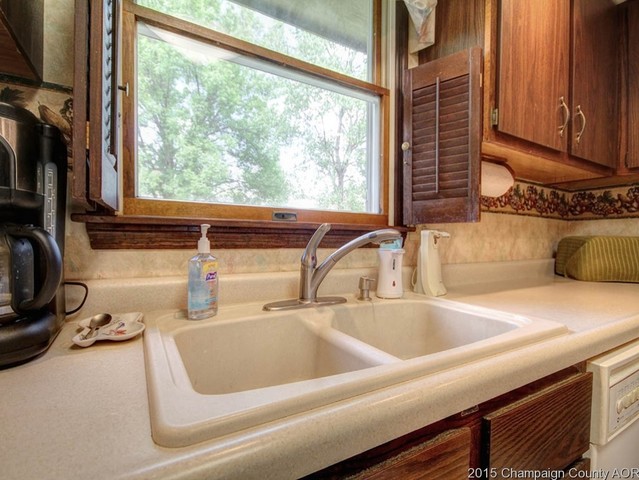 2004 Bittersweet Dr, Champaign, IL 61821 photo 9
