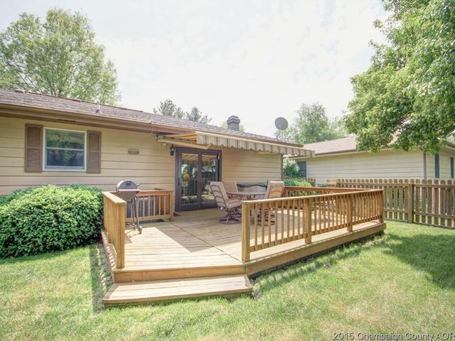 2004 Bittersweet Dr, Champaign, IL 61821 photo 2