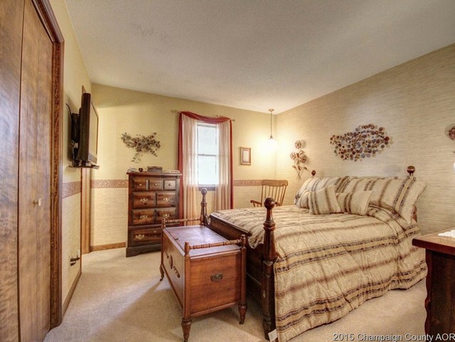2004 Bittersweet Dr, Champaign, IL 61821 photo 17