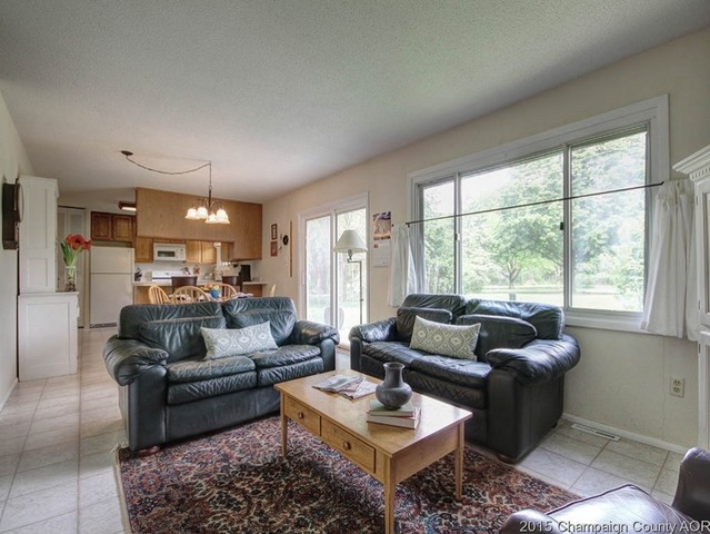 1808 S Crescent Dr, Champaign, IL 61821 photo 15