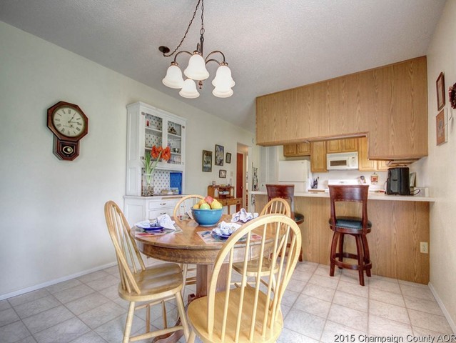 1808 S Crescent Dr, Champaign, IL 61821 photo 13