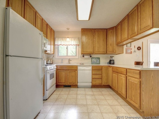1808 S Crescent Dr, Champaign, IL 61821 photo 11