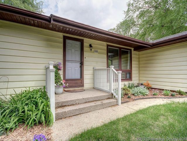 1808 S Crescent Dr, Champaign, IL 61821 photo 2