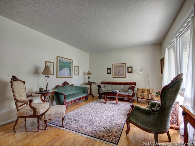 1808 S Crescent Dr, Champaign, IL 61821 photo 8