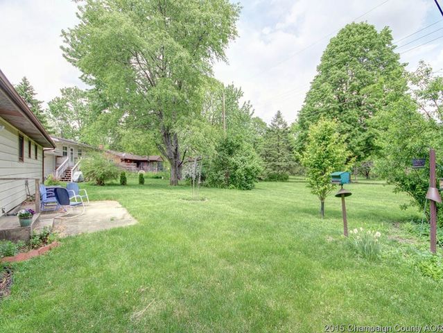 1808 S Crescent Dr, Champaign, IL 61821 photo 4