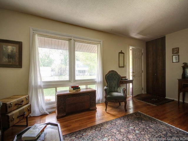 1808 S Crescent Dr, Champaign, IL 61821 photo 10