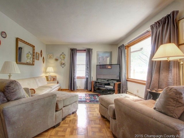 102 E River Rd, Tolono, IL 61880 photo 4