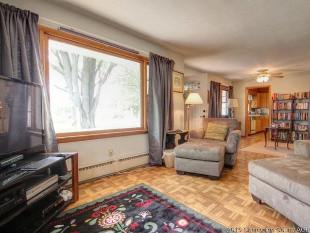 102 E River Rd, Tolono, IL 61880 photo 3