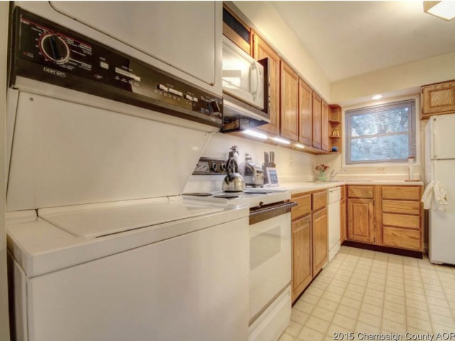 2010 Sangamon Dr, Champaign, IL 61821 photo 6