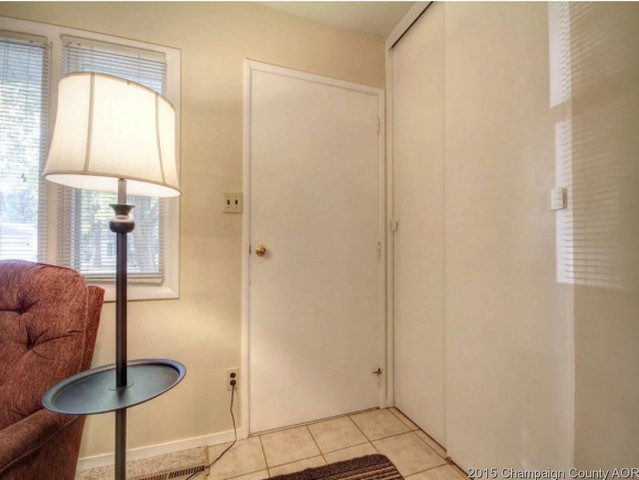 2010 Sangamon Dr, Champaign, IL 61821 photo 5