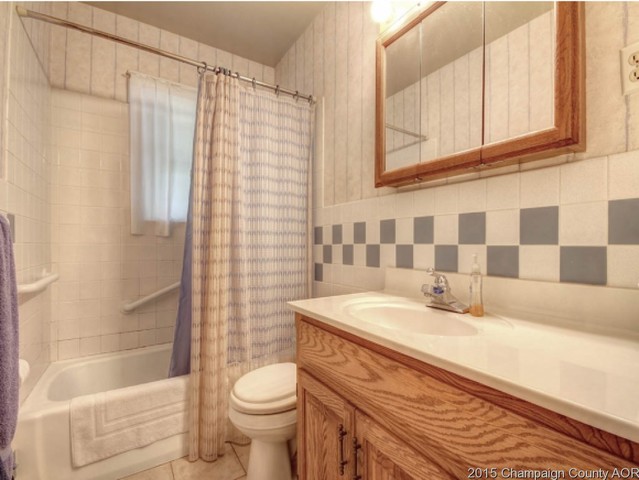 2010 Sangamon Dr, Champaign, IL 61821 photo 21