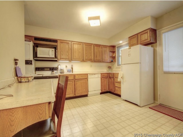 2010 Sangamon Dr, Champaign, IL 61821 photo 7