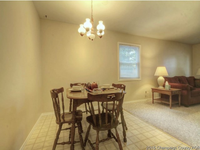 2010 Sangamon Dr, Champaign, IL 61821 photo 9